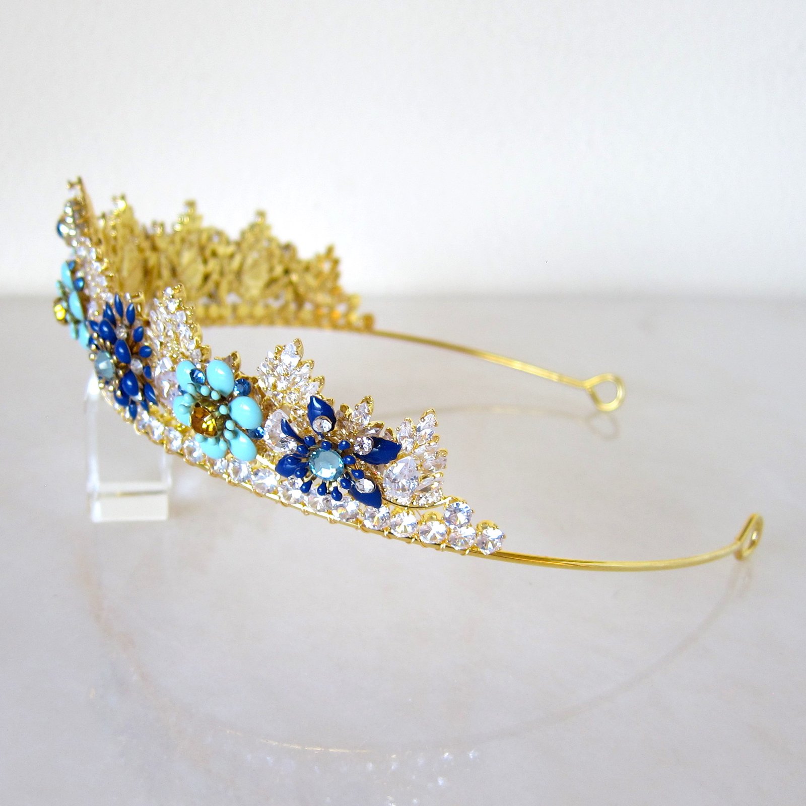 Monarque — Azusa tiara